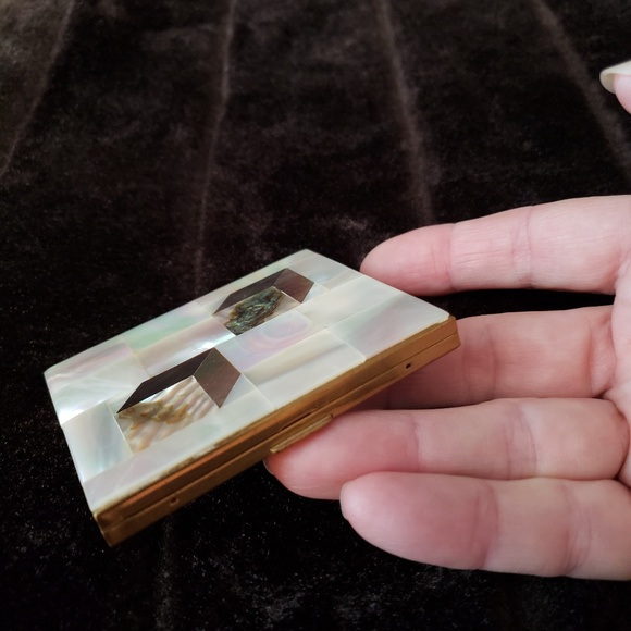 Vintage Marhill Mother of Pearl compact-Euc - Picture 8 of 8